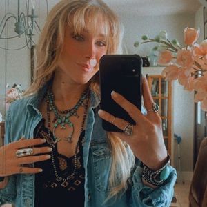 Meet your Posher, Chloe